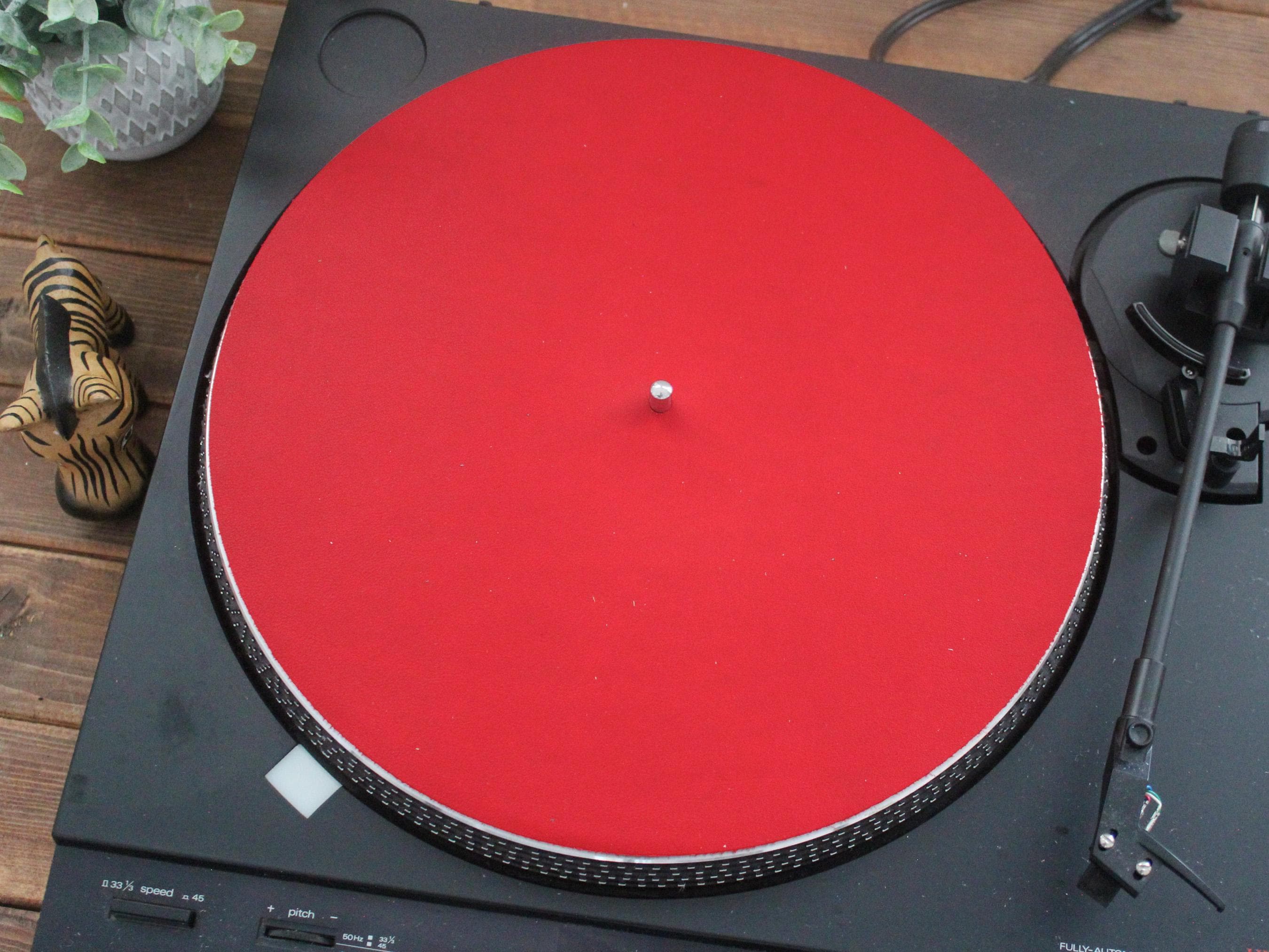レッドレザーターンテーブルマット：ビニールレコード用スリップマット