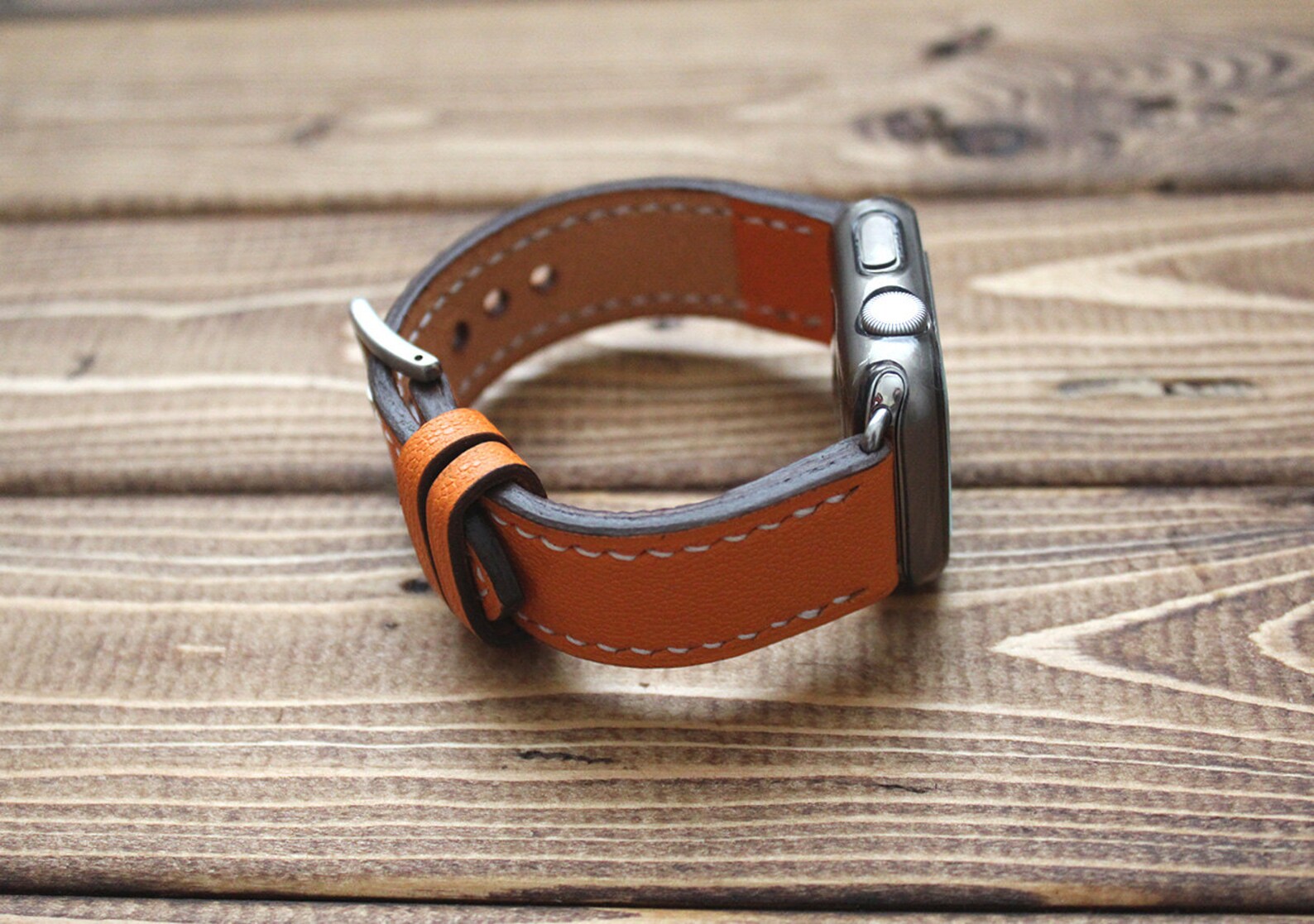 38mm strap on 40mm apple watch