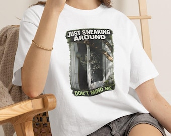 James Franco Alien Shirt, Just Sneaking Around Tee, Don't Mind Me UFO Meme Shirt, Funny Viral Alien Footage T Shirt