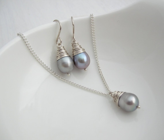 グレーパールバロックネックレス＆イヤリングセット - ブライズメイド