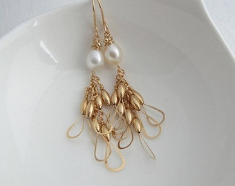 Pearl Little Wing Earrings in Silver or Gold, Pearl Earrings,  Bridal Earrings, Alternative Bridal, Chandelier Earrings, June Birthstone