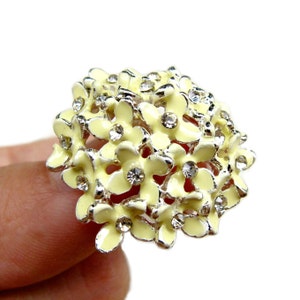 5 Hydrangea Enamel Rhinestone buttons Pastel Yellow for Wedding Bridemaid Hair Accessories Scrapbooking RB-046Y (size 29mm or 1.1 inch)