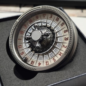 Pirate Roulette Dice D20 Spinner Metal DND Spinner with 3D Relief | Mechanical DND Dice Dungeons and Dragons Gifts | 6 black red