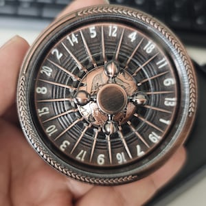 Pirate Roulette Dice D20 Spinner Metal DND Spinner with 3D Relief | Mechanical DND Dice Dungeons and Dragons Gifts | 6 Ancient red copper