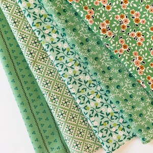 Lori Holt Gentler Times Fabric Fat Quarter Bundle - 5pc Sea Glass Green Color Bundle
