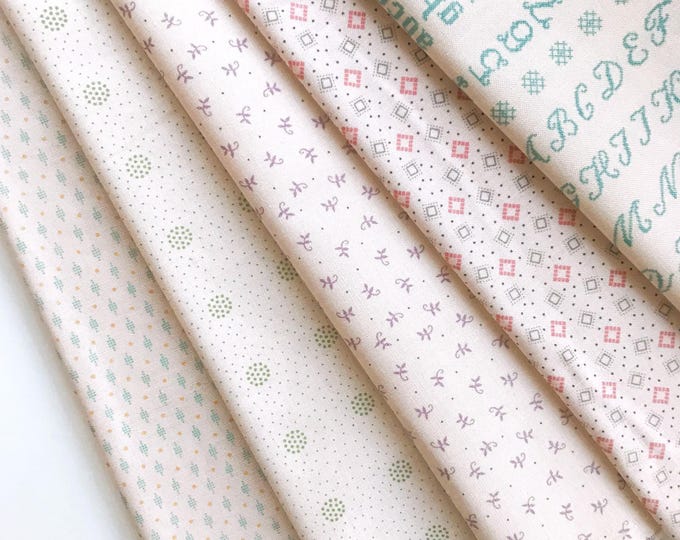 Lori Holt Piece & Plenty Fabric Fat Quarter Bundle - 5pc Low Volume ...