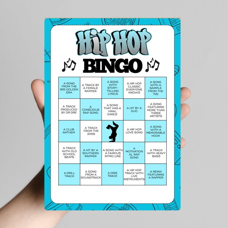 Op de afbeelding: Een Hip Hop Bingo-spelkaart met een turquoise rand en een wit interieur. De kaart bevat de woorden "Hip Hop Bingo" in een gestileerd lettertype. De kaart is verdeeld in vierkanten met verschillende hiphop-gerelateerde prompts.