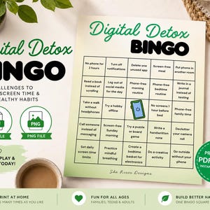 Puede incluir: Una tarjeta de juego Digital Detox Bingo que presenta una cuadrícula de cinco por cinco con desafíos para reducir el tiempo frente a la pantalla. La tarjeta tiene un fondo claro con texto en verde y negro, incluyendo una ilustración central de un teléfono inteligente. El documento incluye iconos de archivos PDF y PNG, y el texto She Rises Designs en la parte inferior.