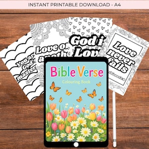 Puede incluir: Una tableta digital que muestra un "Bible Verse Colouring Book" con un diseño floral y de mariposas. Varias páginas para colorear en blanco y negro con citas inspiradoras y versículos bíblicos rodean la tableta. El texto "INSTANT PRINTABLE DOWNLOAD - A4" está en la parte superior.