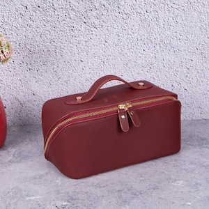 Leather Pouch – Large Cosmetic Organizer with Zipper, Multiple Pockets & Handle, Toiletry Case for Women