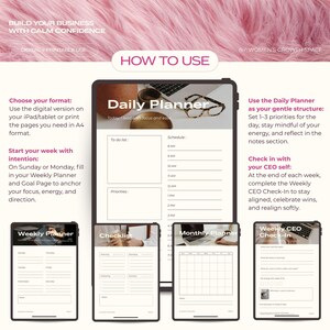 K&ouml;nnte beinhalten: Digitaler Planer mit rosa Hintergrund. Das Bild zeigt ein Tablet mit einem Tagesplaner, umgeben von anderen Planerformaten: w&ouml;chentlich, Checkliste, monatlich und w&ouml;chentlicher CEO-Check-in. Der Text enth&auml;lt "Bauen Sie Ihr Gesch&auml;ft mit ruhigem Selbstvertrauen auf" und "Wie man es benutzt".
