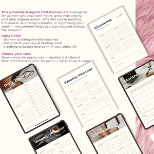 K&ouml;nnte beinhalten: Ein digitales CEO-Planer-Kit mit verschiedenen Planungsseiten, darunter Tages-, Wochen- und Monatslayouts sowie Checklisten. Der Planer ist f&uuml;r Frauen konzipiert und verf&uuml;gt &uuml;ber ein minimalistisches Design mit dem Text "PDF FOR WOMEN".