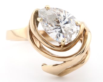 Vintage 14k Solid Yellow Gold Cocktail Ring Pear Shape Solitaire Clear CZ Cubic Zirconia US Size 6