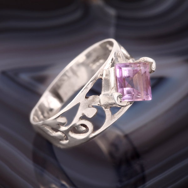 Sterling Silver Amethyst Ring, Size 7.75 to Size 8, Sterling Silver, 925, Estate Jewelry, February Gemstone, Promise Ring, Vintage