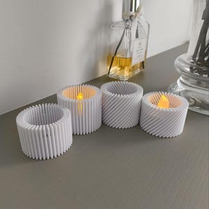 Moderner Teelichthalter Weiß – Geriffelt | 2 Stück | Inkl. LED-Teelicht