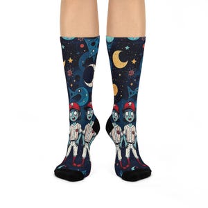 Calcetines de béisbol cósmicos: divertidos y únicos, regalo para amantes del deporte, temática espacial, para uso diario, regalo de cumpleaños.