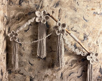 Rama Floral – Tapiz de Macramé | Pieza Decorativa Hecha a Mano