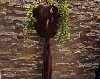 Soporte colgante de macramé color burdeos con cuentas doradas para plantas - Soporte para macetas - Decoración de pared estilo boho