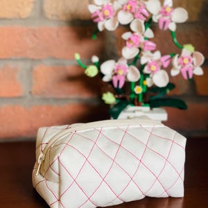Borsa cosmetica romantica – Tessuto fatto a mano in Italia | Trousse da toilette femminile | Fodera in viscosa | 18×10×10 centimetri