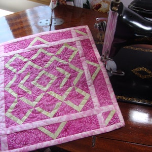 Quilted Mini Wall Hanging Table Topper Quilts
