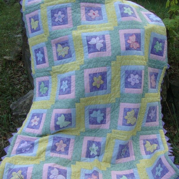 Twin Size Quilt Butterflies Flowers Girls Pastels Log Cabin