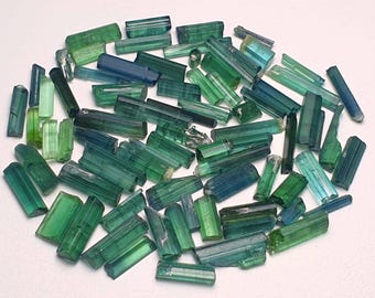 Cristalli di tormalina naturale di grado di taglio, lotto di tormalina, tormalina grezza, tormalina verde, campione di minerali da Afg 33 cts