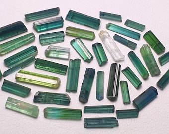 Cristalli di tormalina naturale di grado di taglio, lotto di tormalina, tormalina grezza, tormalina verde, campione di minerali da Afg - 22 ct