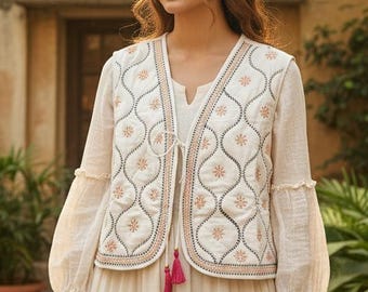 Chaleco acolchado bordado / Chaqueta sin mangas estilo boho hippie (tallas 8-14 del Reino Unido)