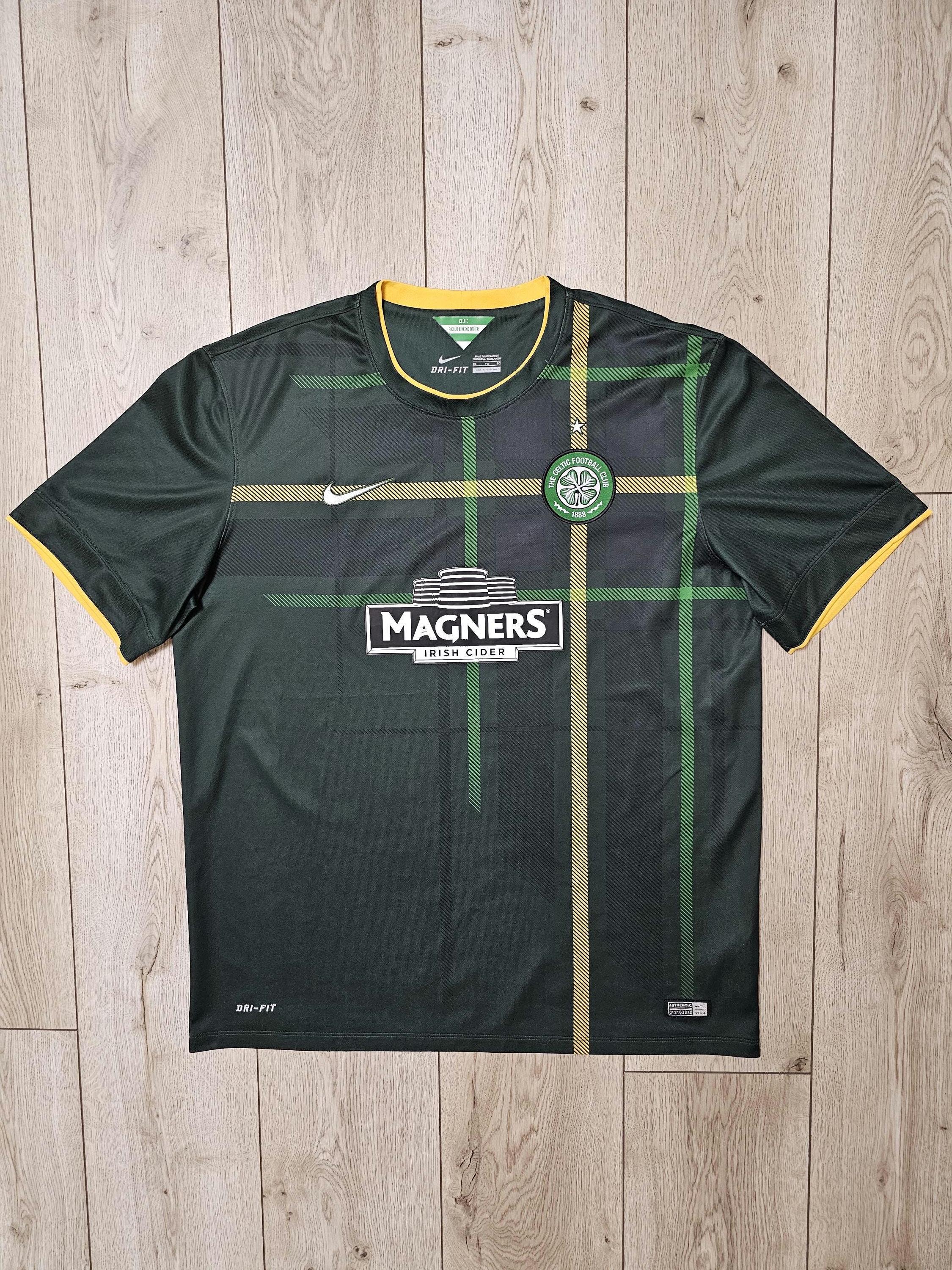 ウェア Y2K vintage 04-05 The Celtic FC UMBRO XL 2004-05 Celtic Umbro 1/4 Zip Training Top - 5/10 - (L)