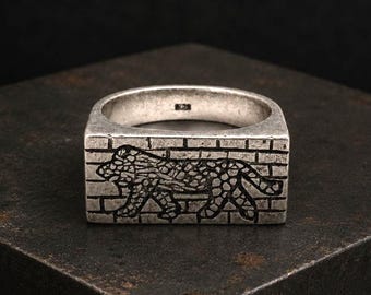 Anillo de sello de plata maciza con león mesopotámico, hecho a mano, para hombre, de plata de ley maciza, joyería minimalista inspirada en la historia antigua.