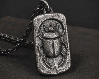 Colgante de escarabajo egipcio, amuleto de la mitología del antiguo Egipto en plata de ley 925, joyería vintage hecha a mano inspirada en la historia.