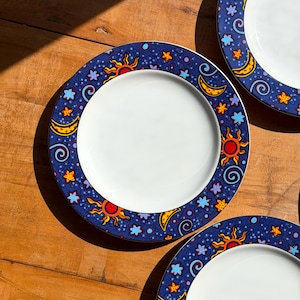 Vintage Sakura Celestial saladeborden set van 4 | Maan en sterren servies | Sakura Celestial-patroon 1992 | Retro blauwe kosmische borden