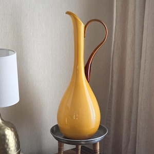 Vintage 1960s Empoli Art Glass Ewer – Tall Amber Yellow Italian Cased Glass Vase – Mid Century Modern Decor – 18 Inch Sculptural Pitcher