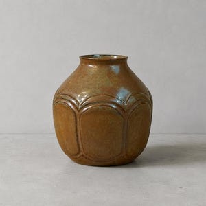 Vintage signerad Studio keramikvas | Jordnära keramisk konstvas | Handgjord skulptural stengods | 20 cm modern inredning i mitten av århundradet