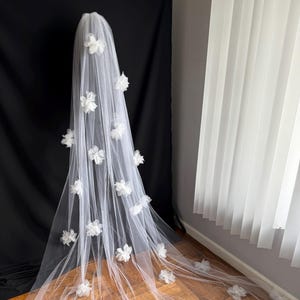 3D Floral Cathedral Veil: Soft Sheer Bridal Veil with Off-White Flowers