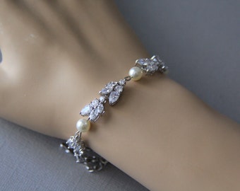 Cubic zirconia bracelet, bridal bracelet, wedding bracelet, bridal jewelry, wedding jewelry, leave shaped, flower shape bracelet