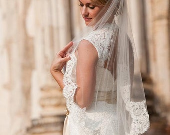 40, 45, 50, 55, 65 inch single tier finger tip/waist length w/4 inch Alencon lace wedding veil, bridal veil ONLY in LIGHT IVORY