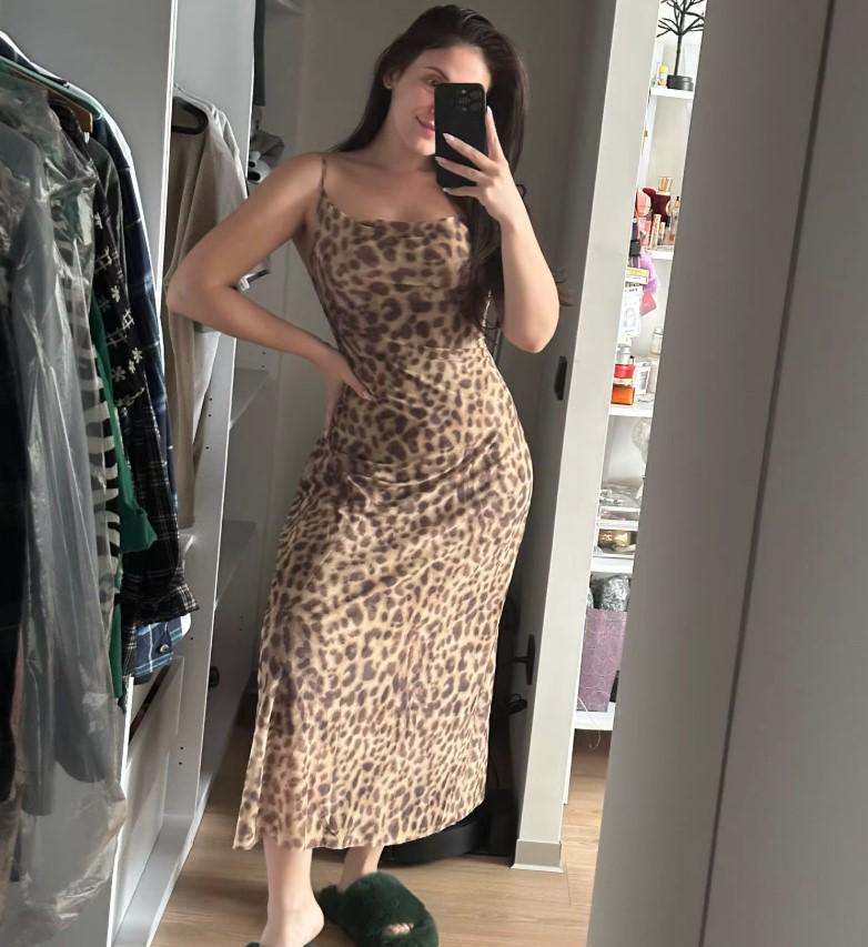 Robe Beige Imprimé Léopard 1-2-3 UN DEUX TROIS Taille 38 – Genou, Sans Manches
