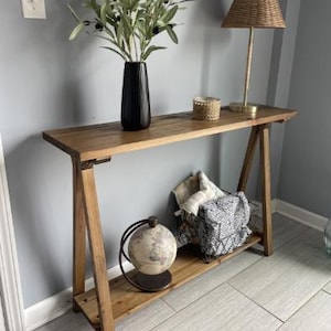 Narrow Fir Wood Console Table: Rustic Farmhouse Entryway