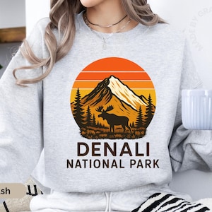 Denali Sweatshirt, Retro Alaska Moose Crewneck, Mountain Hiking Pullover, Vintage Wilderness Long Sleeve, National Park Collector Sweater