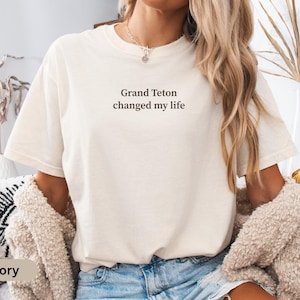 Komfort Farben Grand Teton Shirt, Wyoming Wandern Grafik T-Shirt, Outdoor Reise T-Shirt, Berg Entdecker Geschenk, Nationalpark Abenteuer Shirt