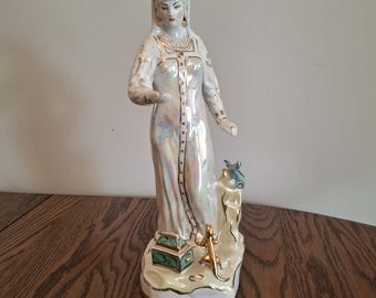 磁器の置物「銅山の女王」。ソ連、ドゥレヴォ陶芸・美術工場。 - Etsy 日本