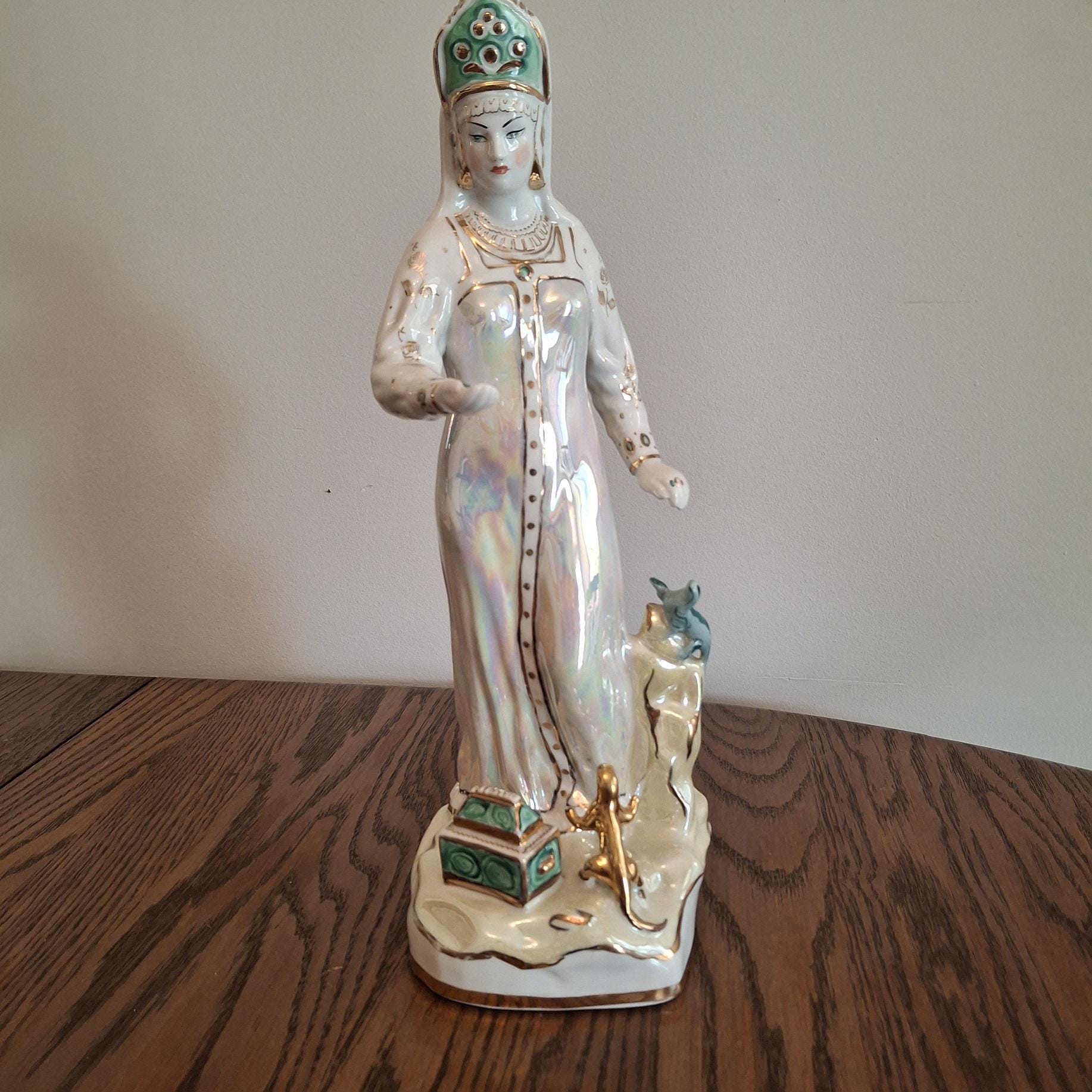 磁器の置物「銅山の女王」。ソ連、ドゥレヴォ陶芸・美術工場。 - Etsy 日本