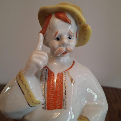 磁器の置物「銅山の女王」。ソ連、ドゥレヴォ陶芸・美術工場。 - Etsy 日本