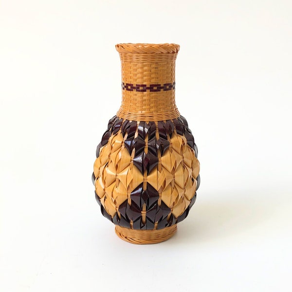 Vase en osier avec intérieur en céramique