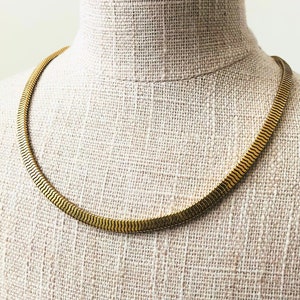 Gargantilha Monet Vintage de 17" em tom dourado