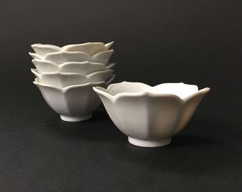 Vintage Porcelain Lotus Bowls / Set of 6