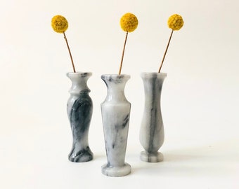 Vases bourgeons en marbre - Lot de 3