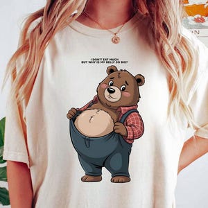 Grappig Beer PNG-ontwerp - "Ik eet niet veel, maar mijn buik is enorm" - Digitale download - Sublimatiebestand voor T-shirts en geschenken, Beer png