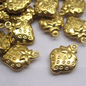 20pcs Cute Strawberry Charms Raw Brass Filigree Loose Findings Supplies bf101